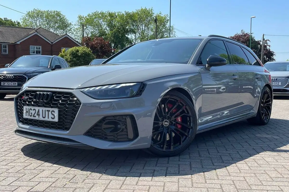 2024-audi-rs4-avant-29-tfsi-carbon-black-big-45