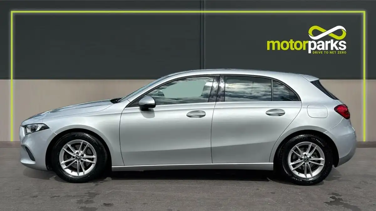 2018-mercedes-benz-a-class-15d-a180d-se-116ps-ss-7g-dct-big-5