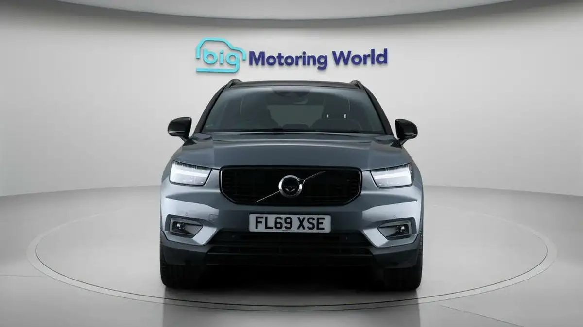 2019-volvo-xc40-20-t5-r-design-big-2