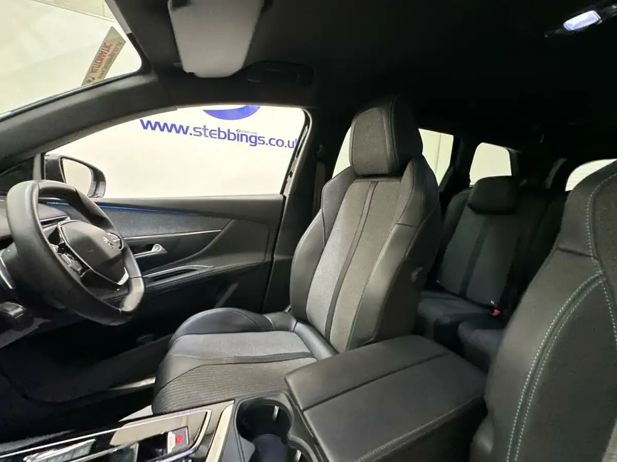 2023-peugeot-5008-suv-12-puretech-allure-premium-eat8-big-27