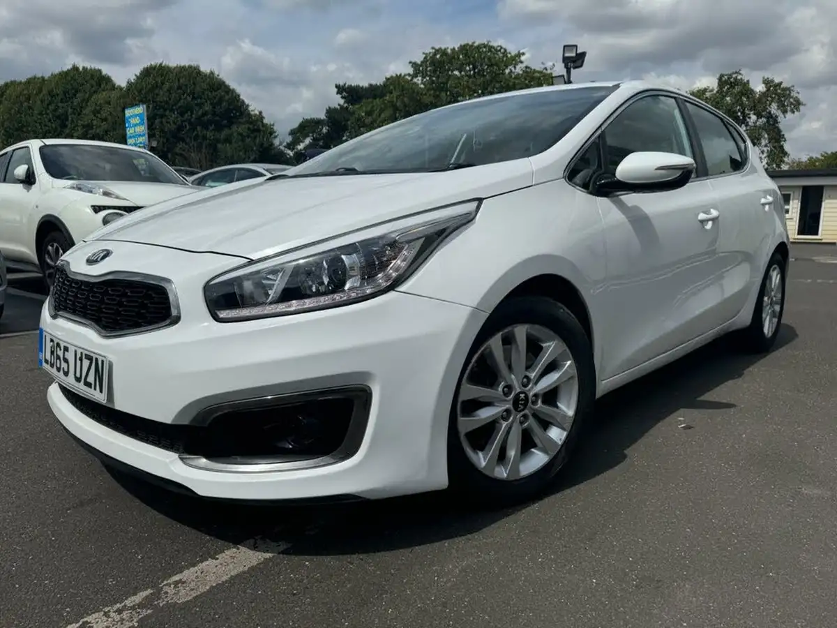 2016-kia-ceed-16crdi-2-hatchback-big-3