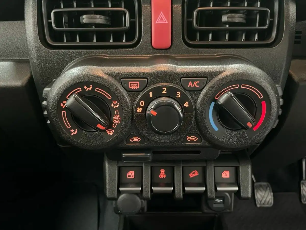 2023-suzuki-jimny-15-light-commercial-allgrip-big-25