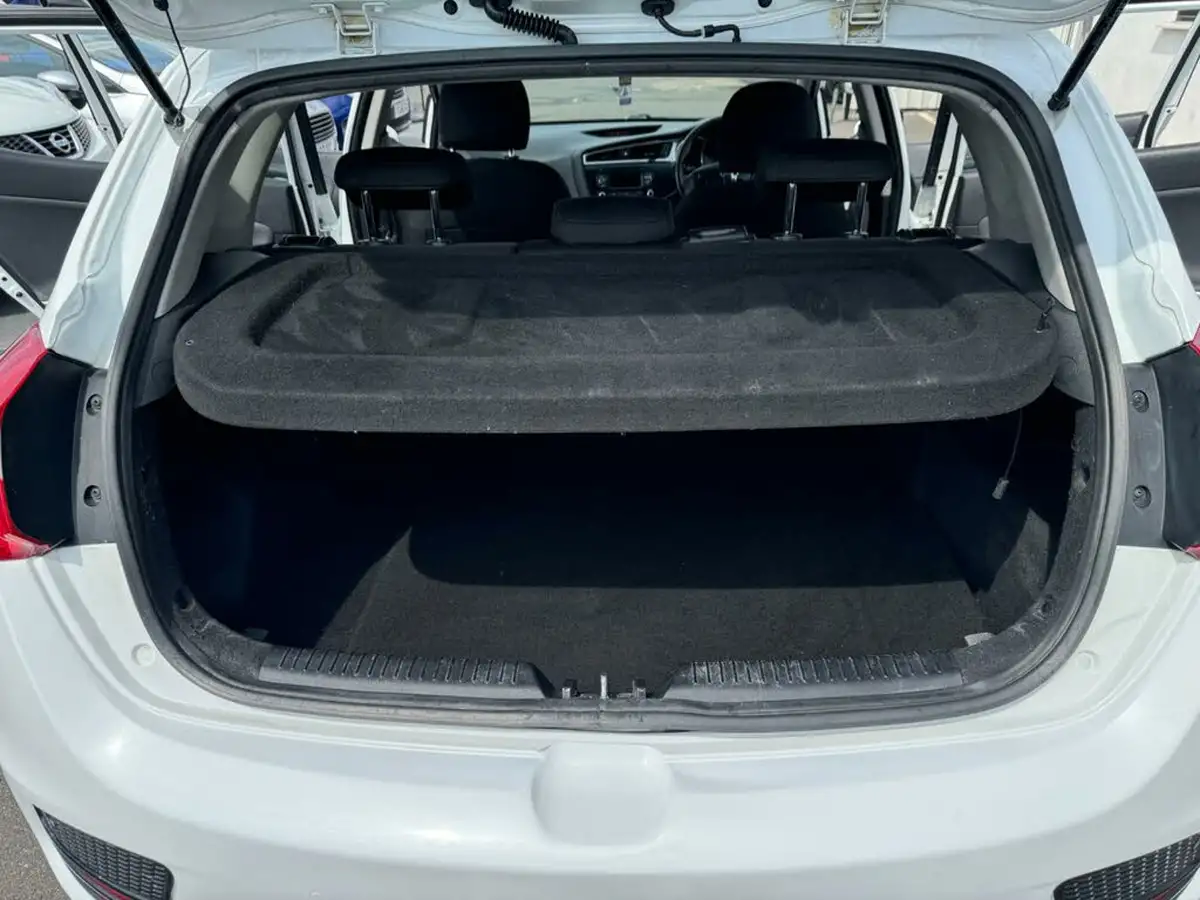 2016-kia-ceed-16crdi-2-hatchback-big-27
