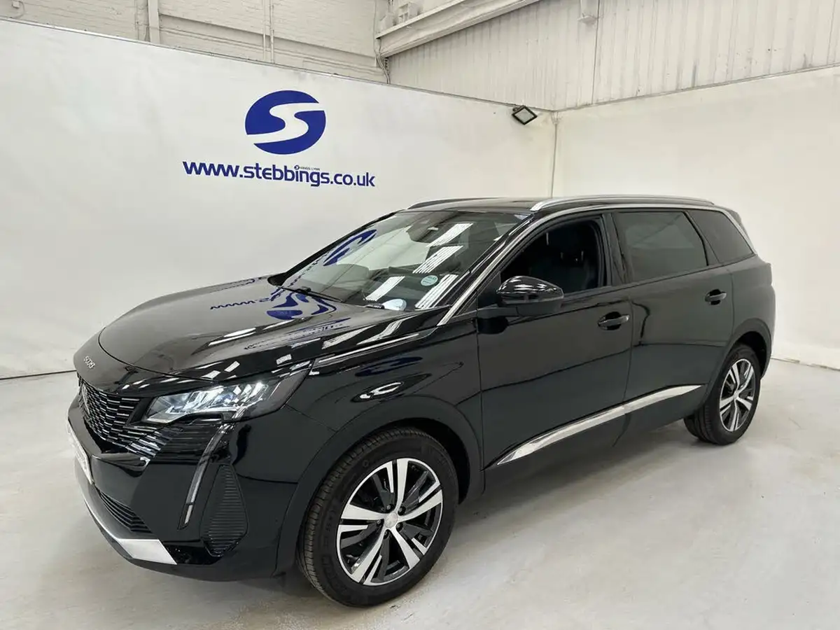 2023-peugeot-5008-suv-12-puretech-allure-premium-eat8-big-3