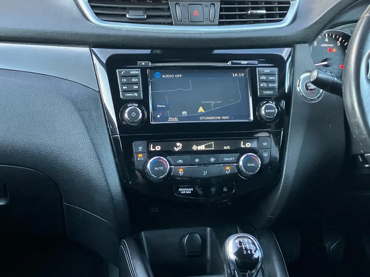 2018-nissan-qashqai-12-dig-t-tekna-big-44