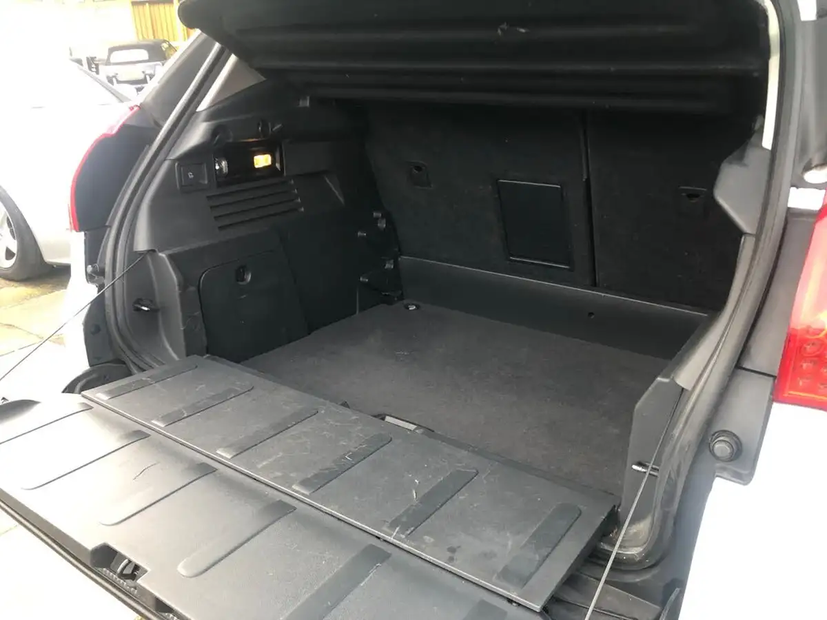 2013-peugeot-3008-crossover-16e-hdi-active-115bhp-fap-big-18