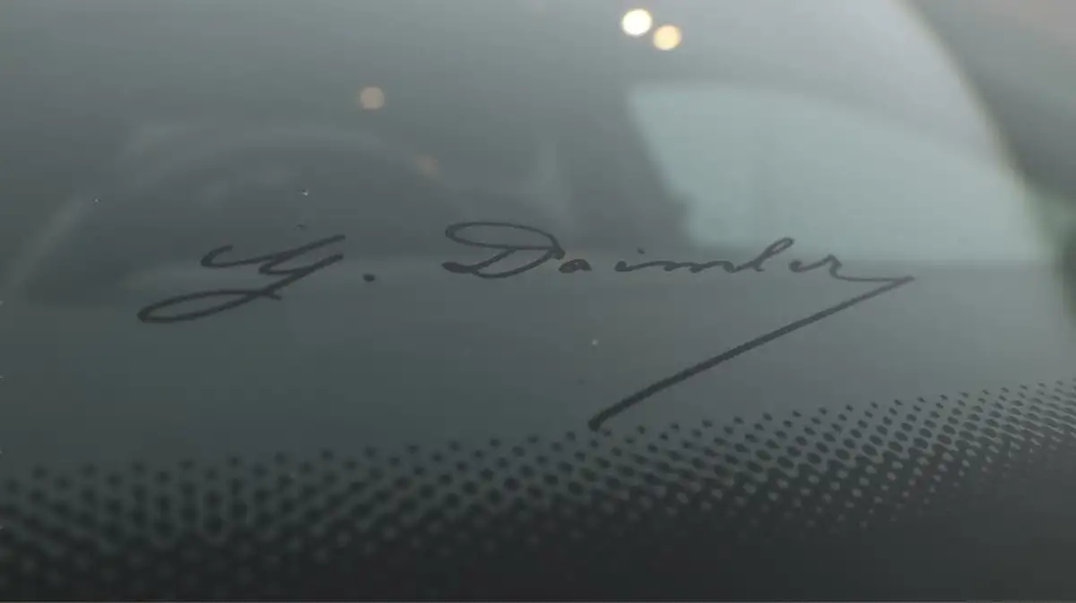 2021-mercedes-benz-a-class-13-a250e-amg-line-premium-plus-edition-saloon-4d-big-24