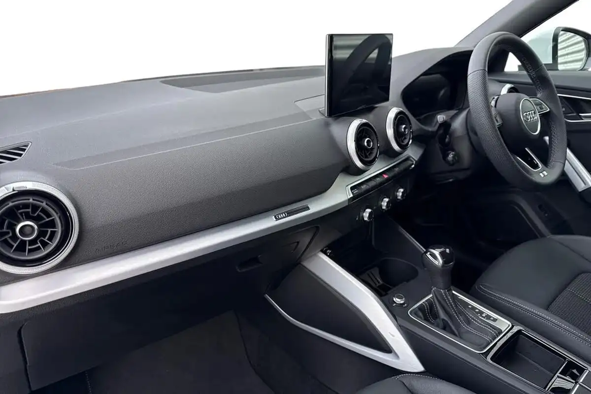 2024-audi-q2-15-35-tfsi-s-line-tronic-big-14