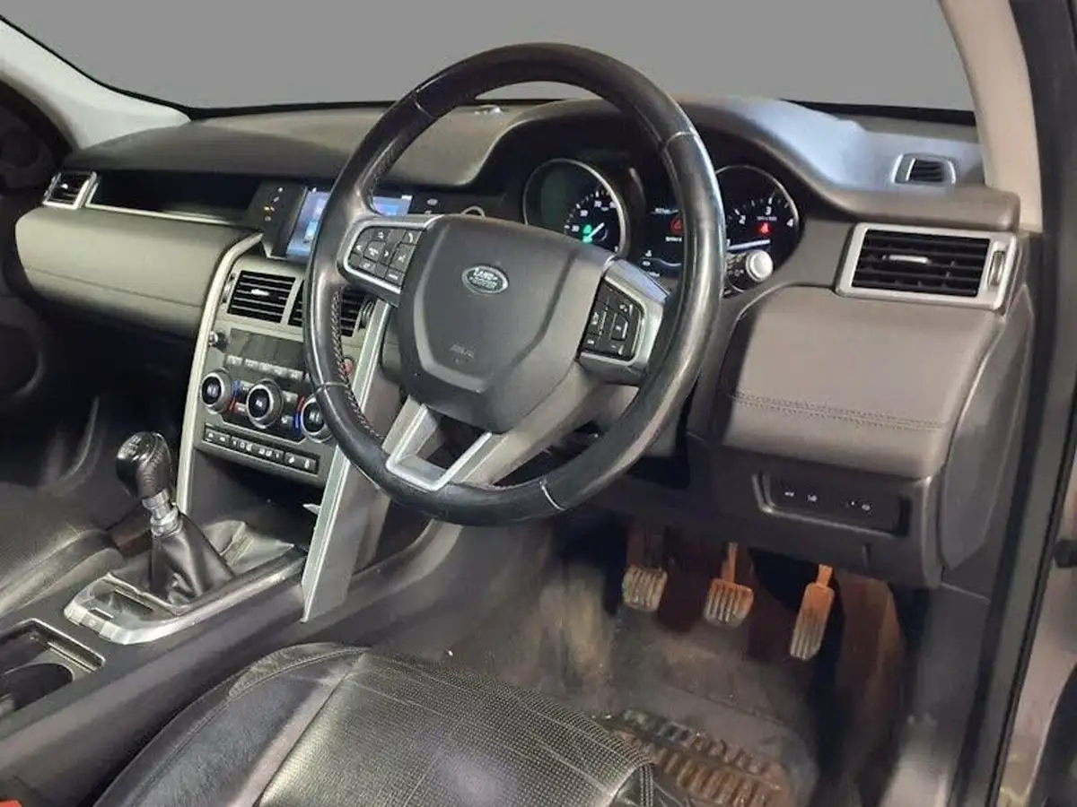 2017-land-rover-discovery-sport-20td4-hse-180ps-station-wagon-big-2