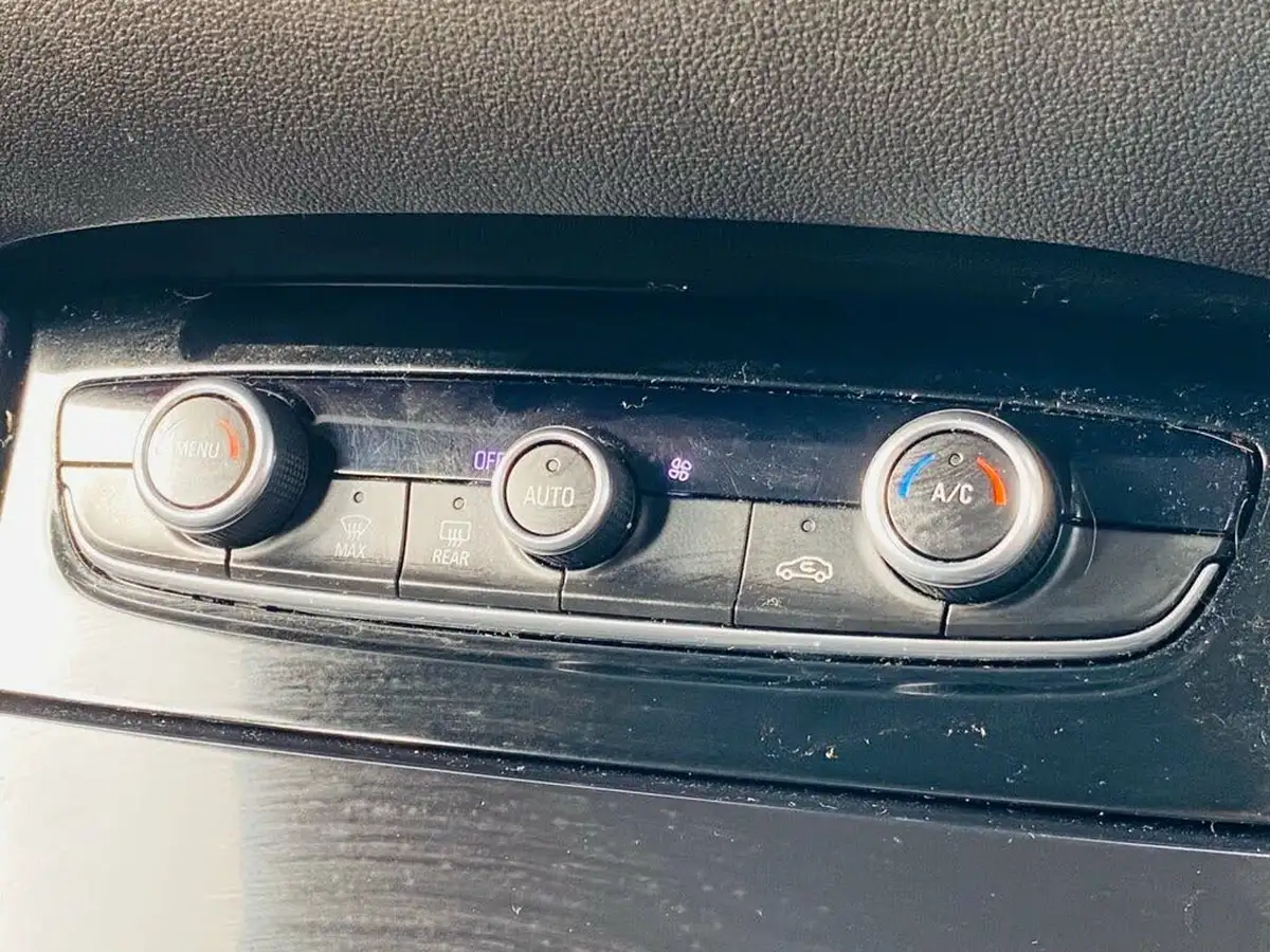 2018-vauxhall-grandland-x-12-se-130ps-big-26