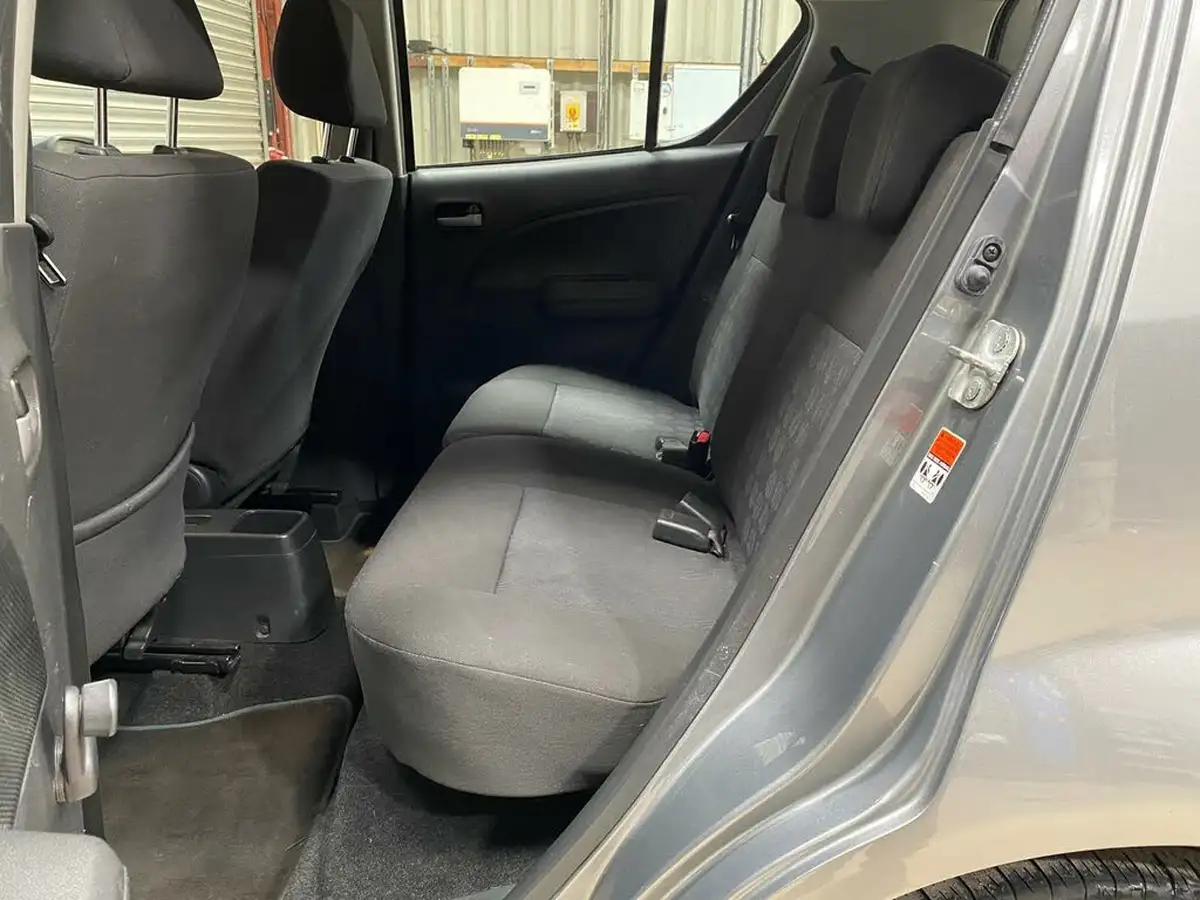 2008-suzuki-splash-12-gls-big-35