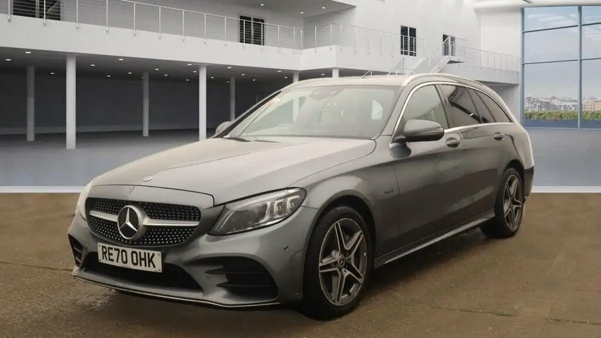 2020-mercedes-benz-c-class-20d-c300de-amg-line-edition-estate-5d-big-4