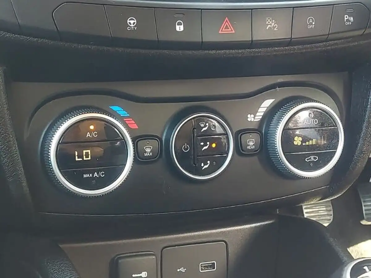 2021-fiat-tipo-10-cross-big-10