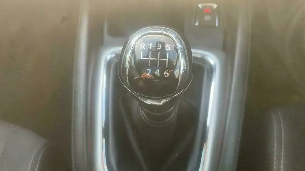 2014-nissan-qashqai-12-acenta-premium-big-27