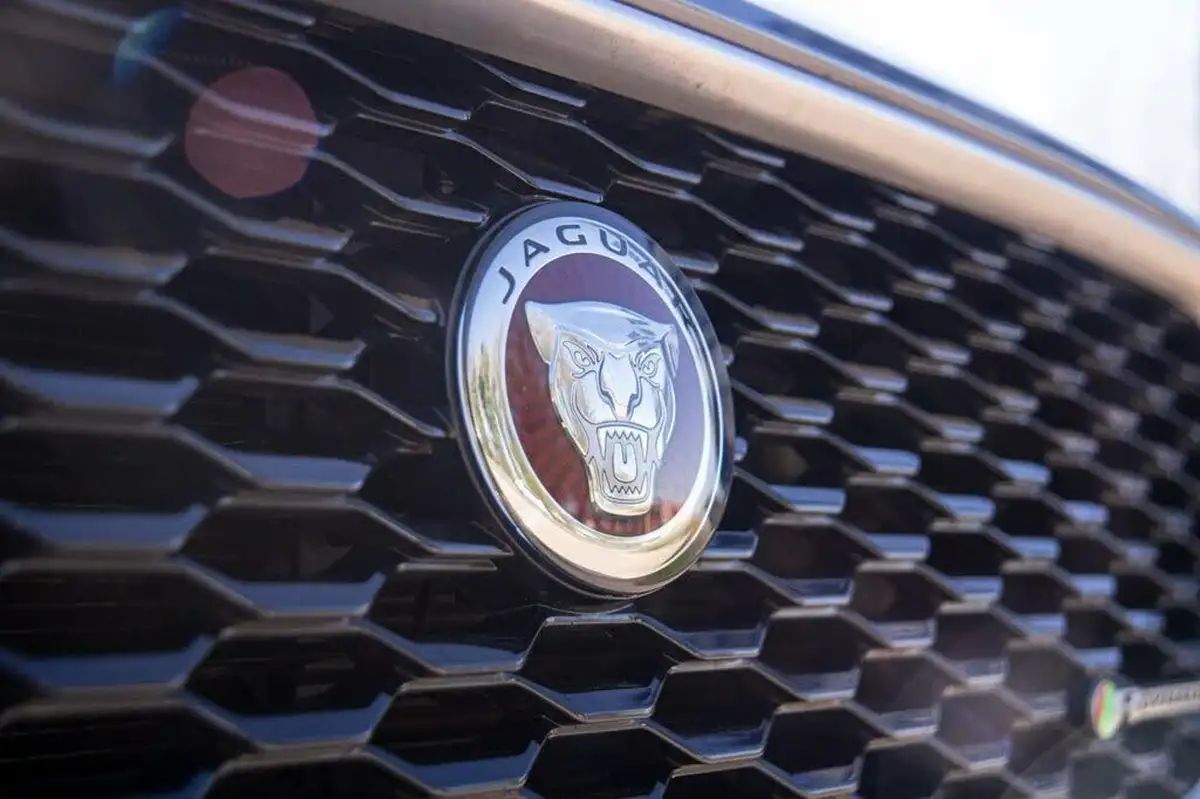 2019-jaguar-e-pace-20-i4d-r-dynamic-hse-180ps-big-30