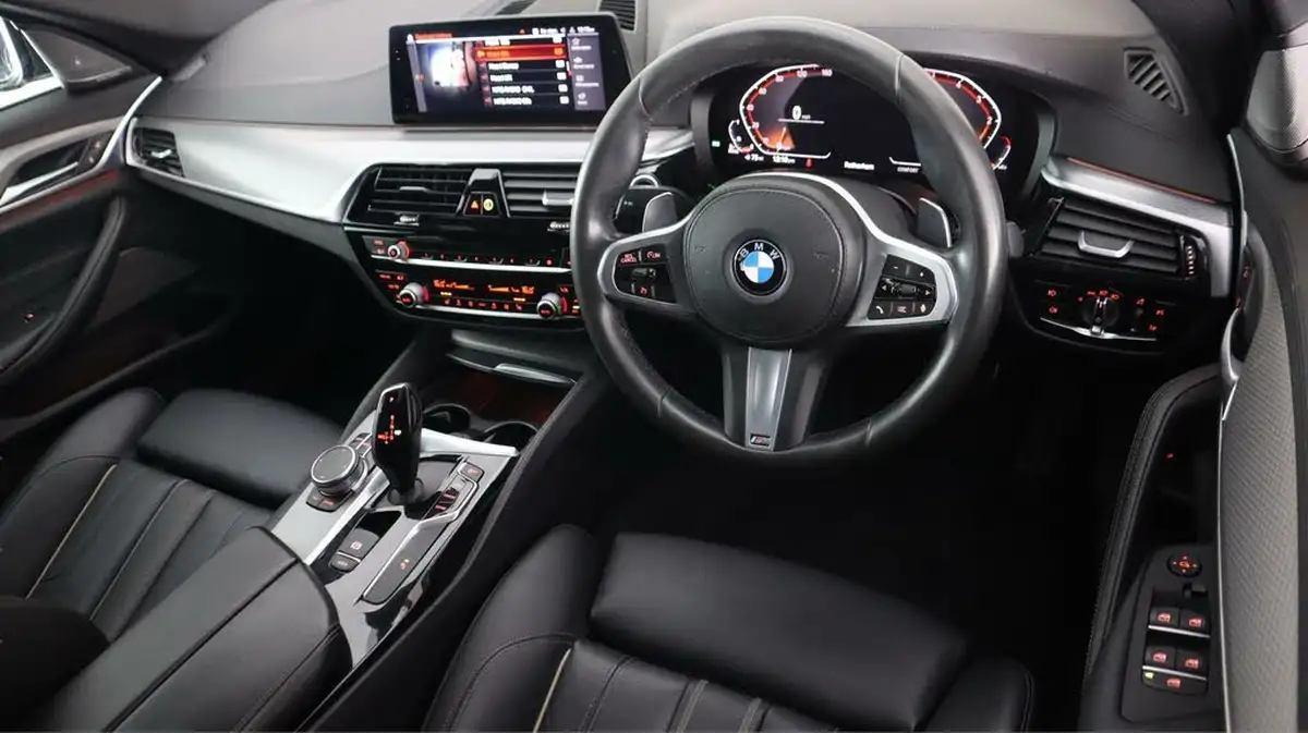 2019-bmw-5-series-20td-520d-m-sport-188bhp-xdrive-plus-pack-saloon-4d-big-9
