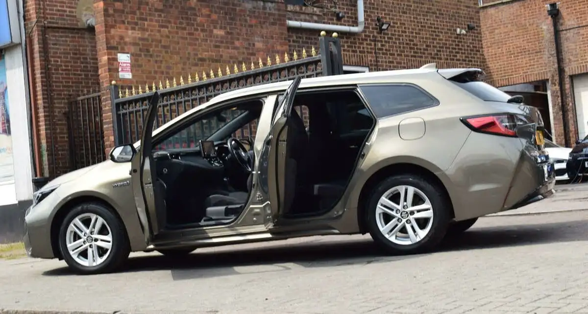 2022-suzuki-swace-18-sz-t-big-14