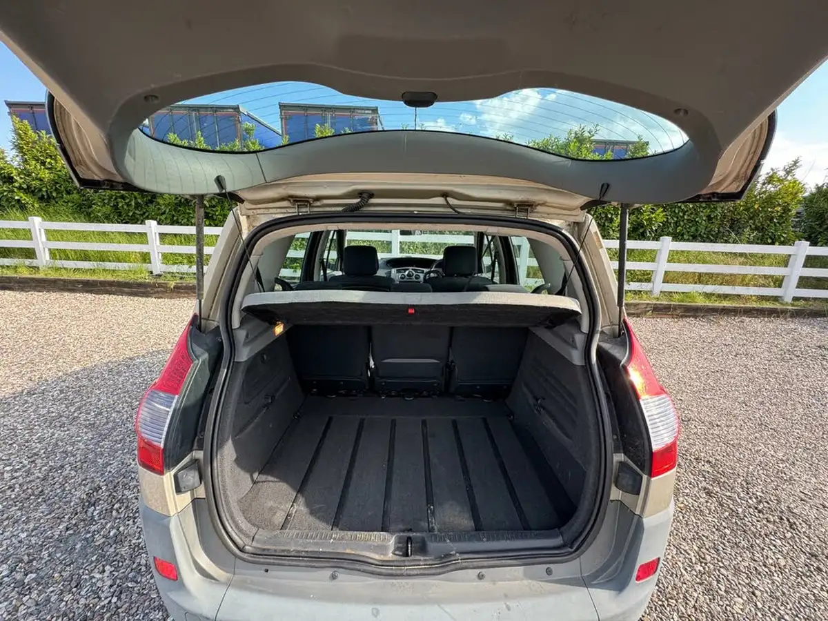 2008-renault-scenic-16-dynamique-big-25