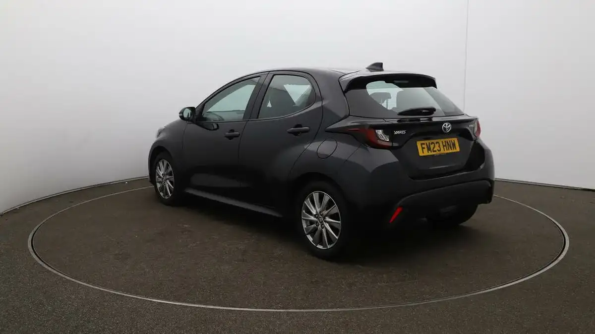 2023-toyota-yaris-15-vvt-i-icon-big-67