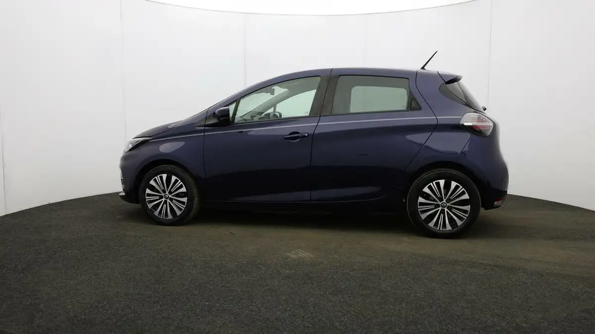 2021-renault-zoe-e-riviera-limited-edition-big-37