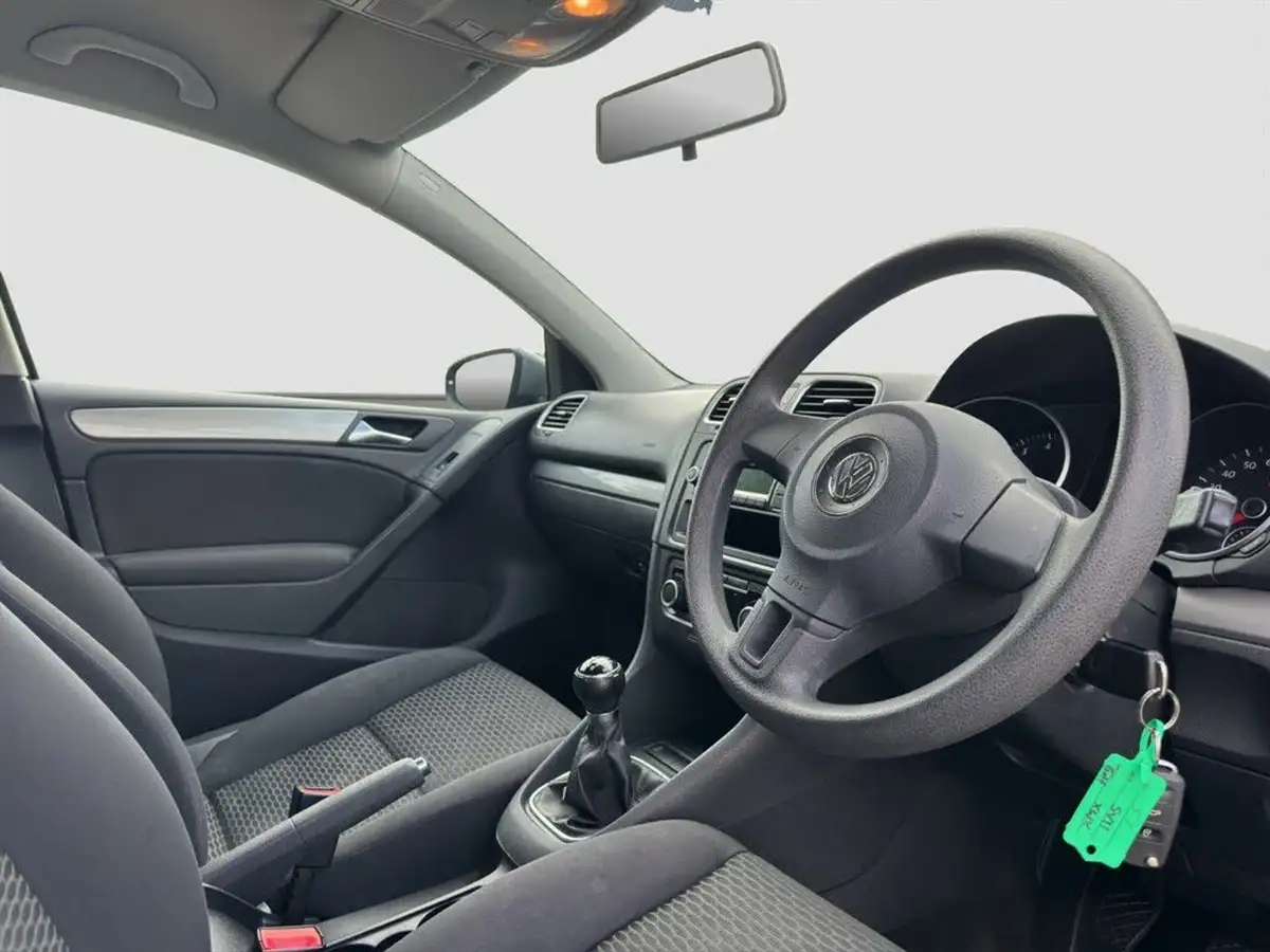 2011-volkswagen-golf-14-s-123bhp-5d-big-5
