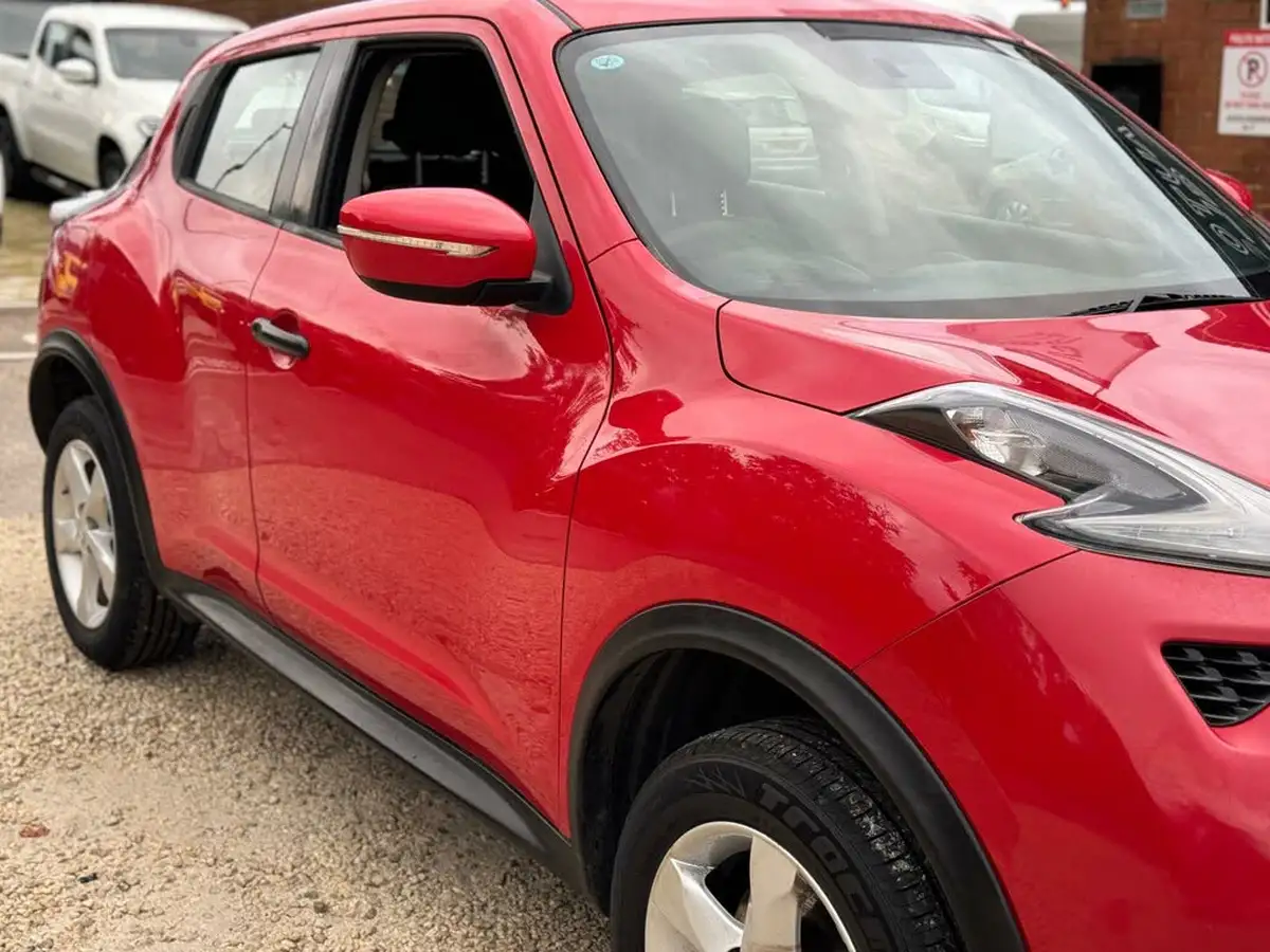 2015-nissan-juke-16-visia-big-16