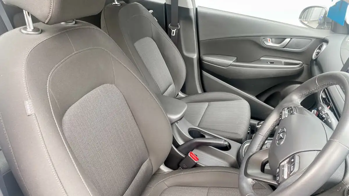 2021-hyundai-kona-10-t-gdi-se-connect-big-15