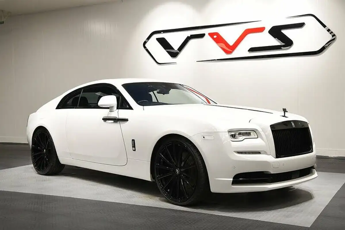 2017-rolls-royce-wraith-66-no-trim-big-39