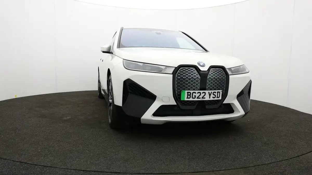 2022-bmw-ix-e-xdrive-40-m-sport-big-50