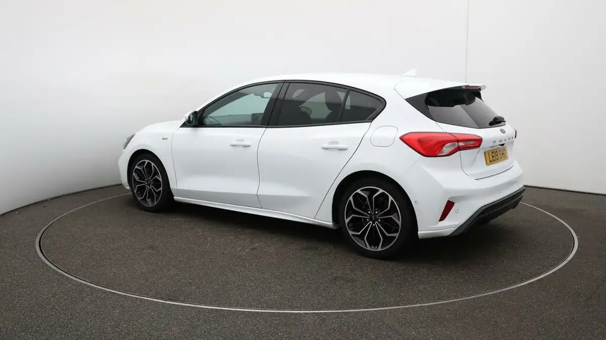 2019-ford-focus-10t-st-line-x-hatchback-big-35
