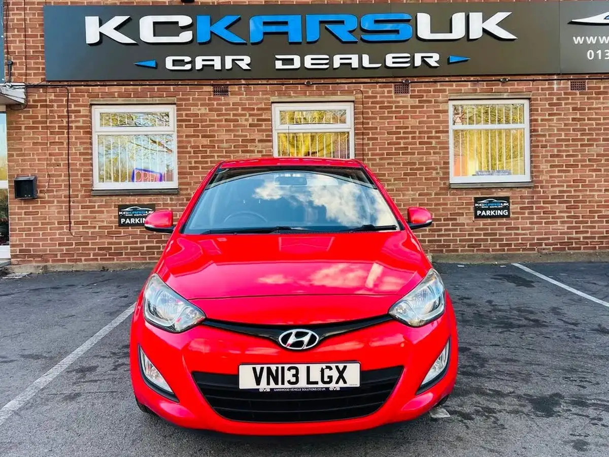 2013-hyundai-i20-12-active-5d-big-4