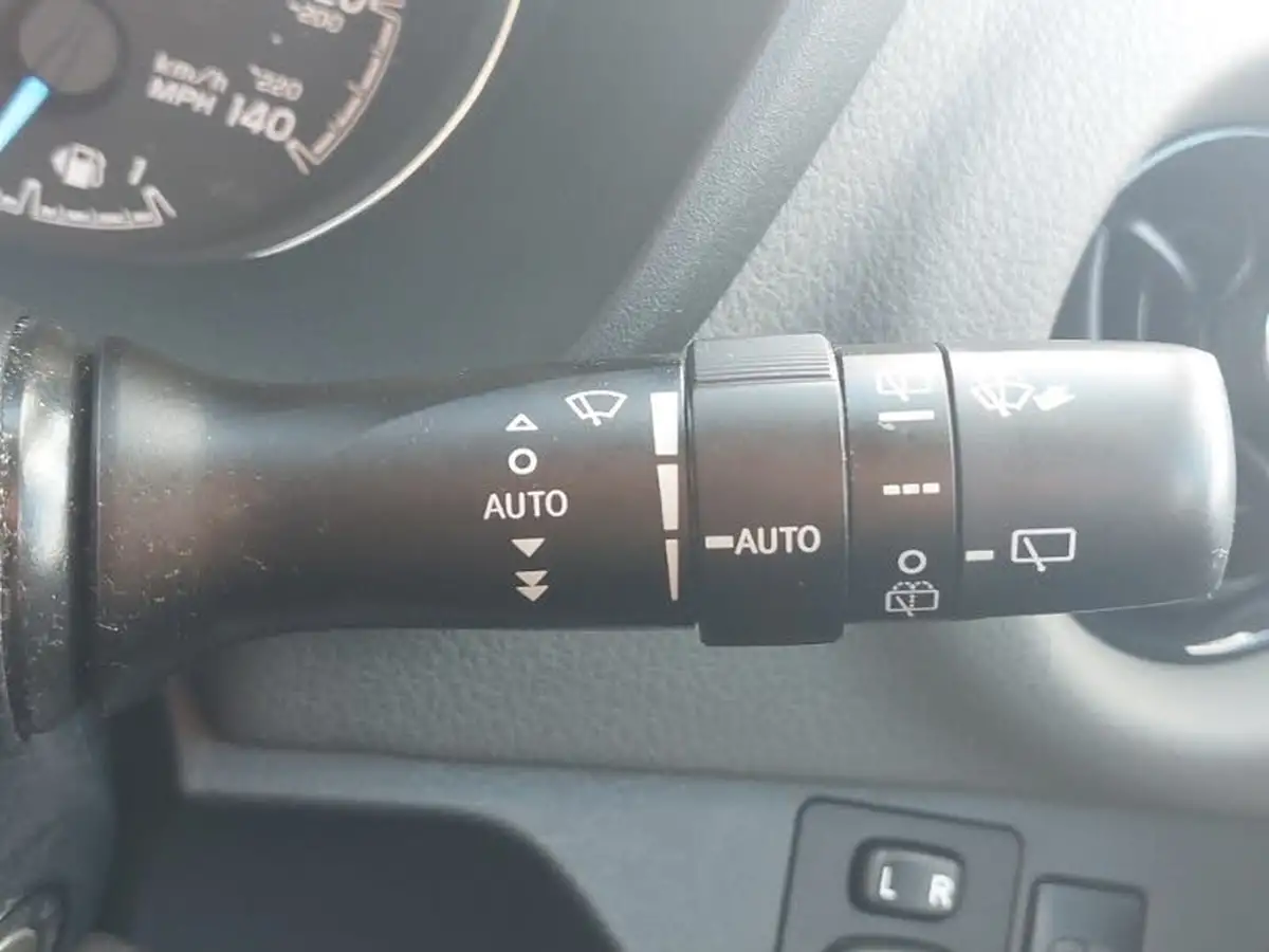 2020-toyota-yaris-10-vvt-i-icon-big-12