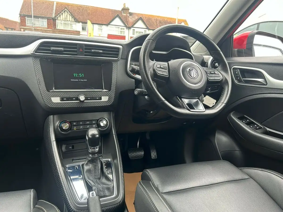 2020-mg-zs-suv-10t-gdi-exclusive-111ps-big-12