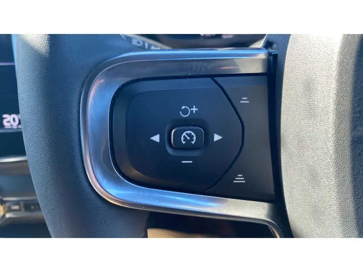 2022-volvo-xc40-15-t5-r-design-pro-big-17