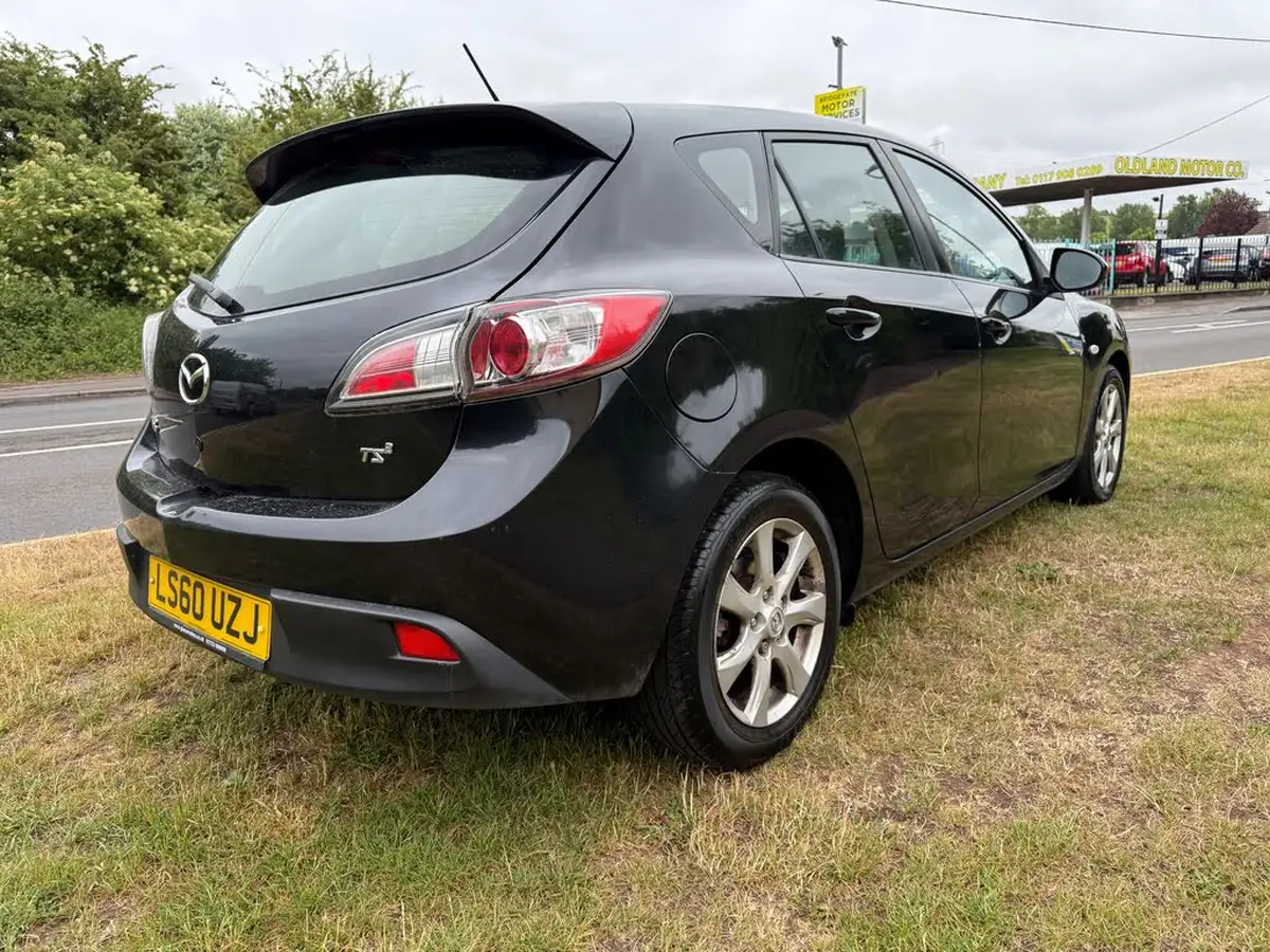 2010-mazda-mazda3-16-ts2-big-2