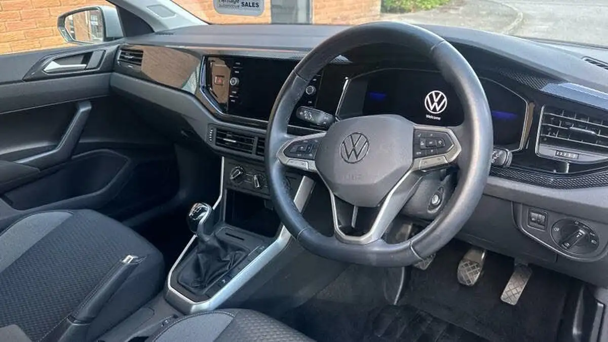2022-volkswagen-polo-10-tsi-life-big-5