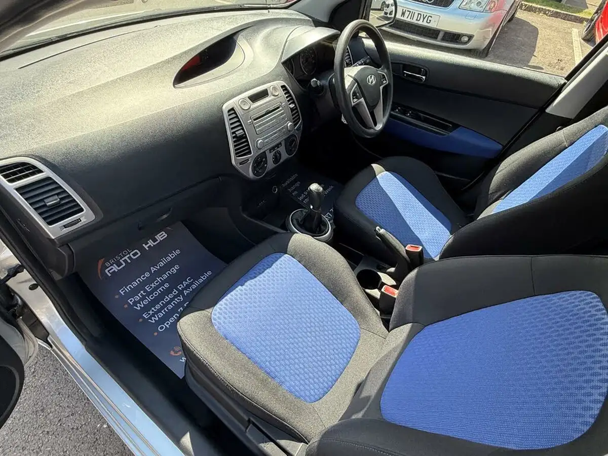 2010-hyundai-i20-14-comfort-5d-big-39
