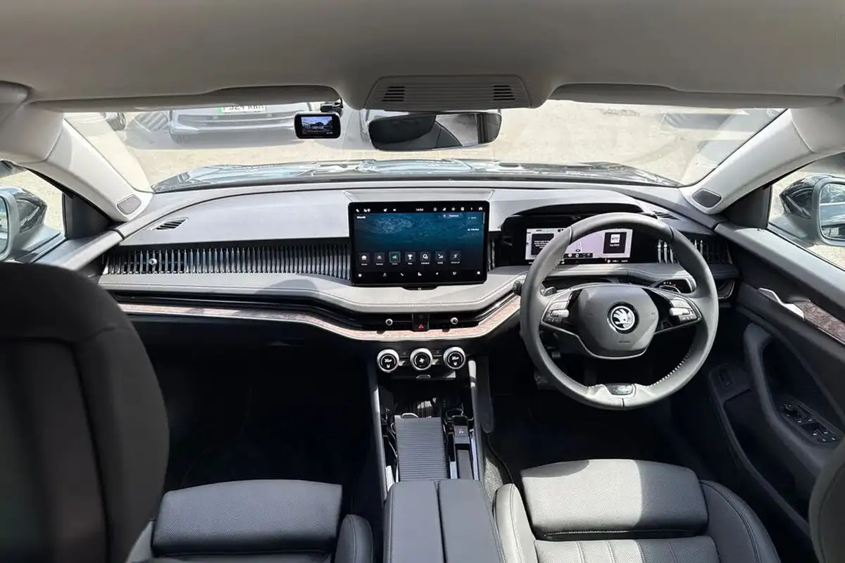 2025-skoda-superb-20tdi-laurin-klement-193ps-4x4-hatchback-big-49