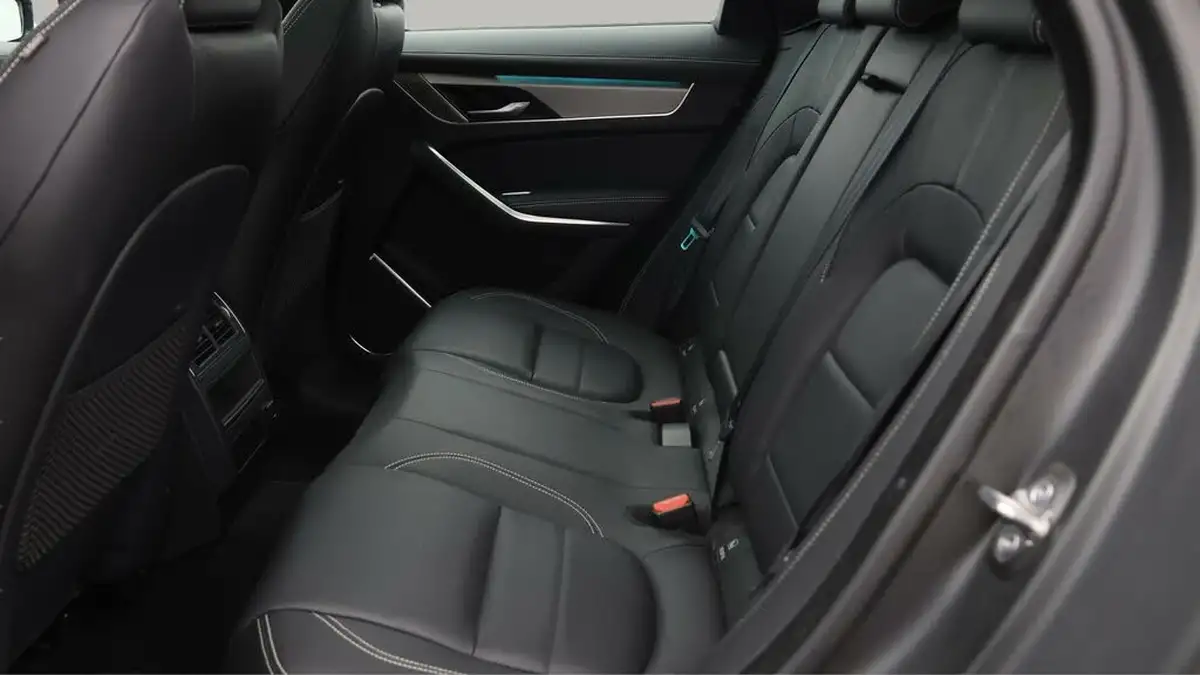 2022-jaguar-f-pace-20-p400e-r-dynamic-se-big-15