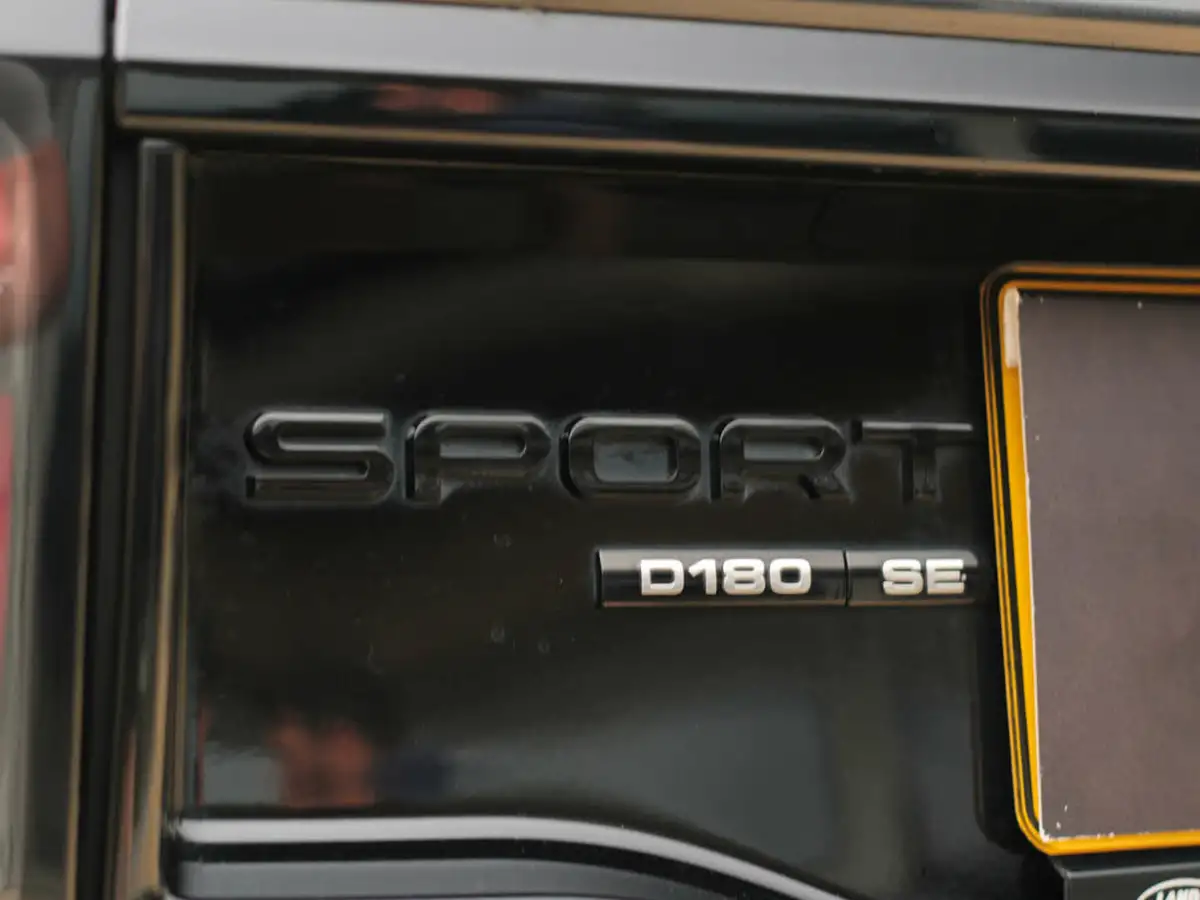 2019-land-rover-discovery-sport-20-d180-r-dynamic-se-big-37