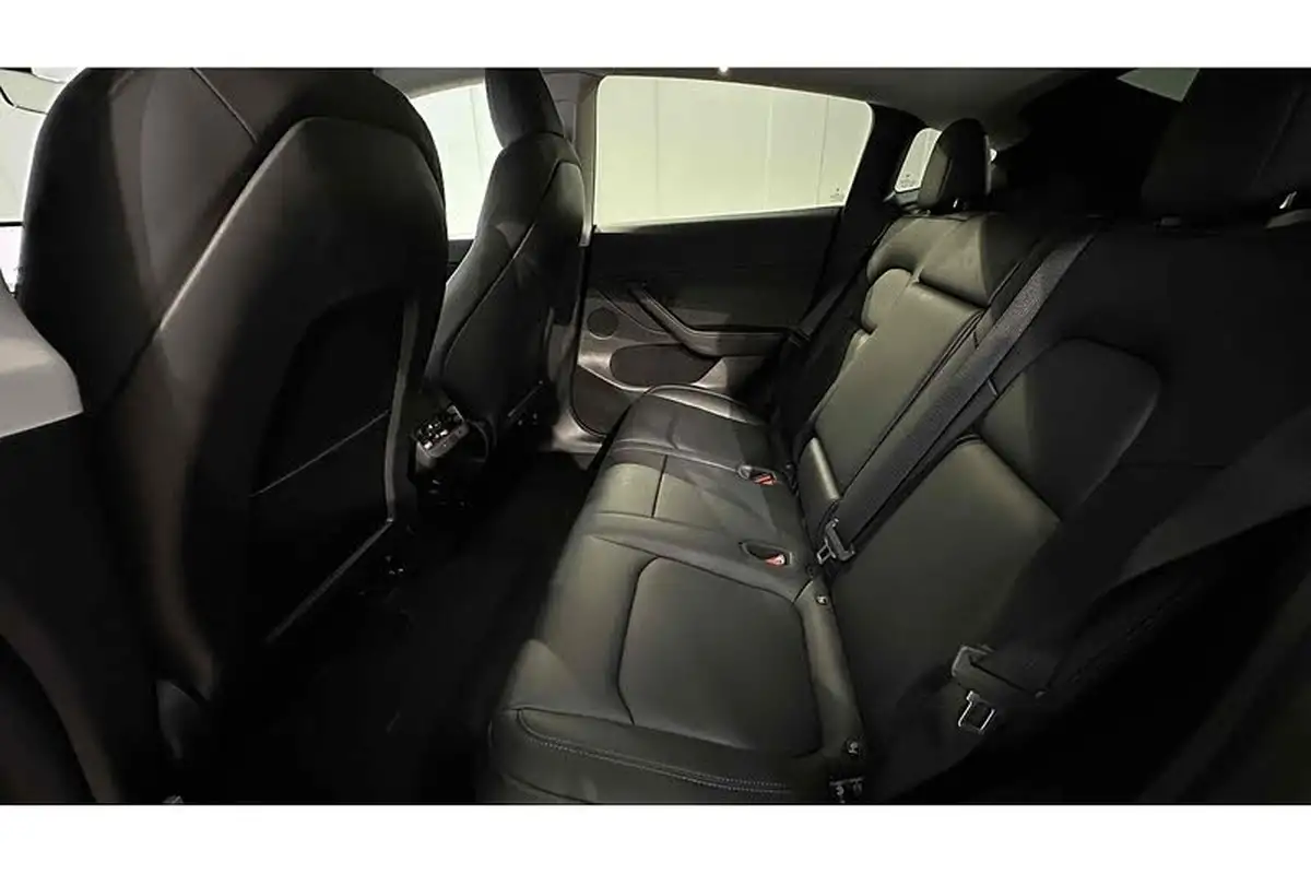 2023-tesla-model-y-e-rwd-big-22