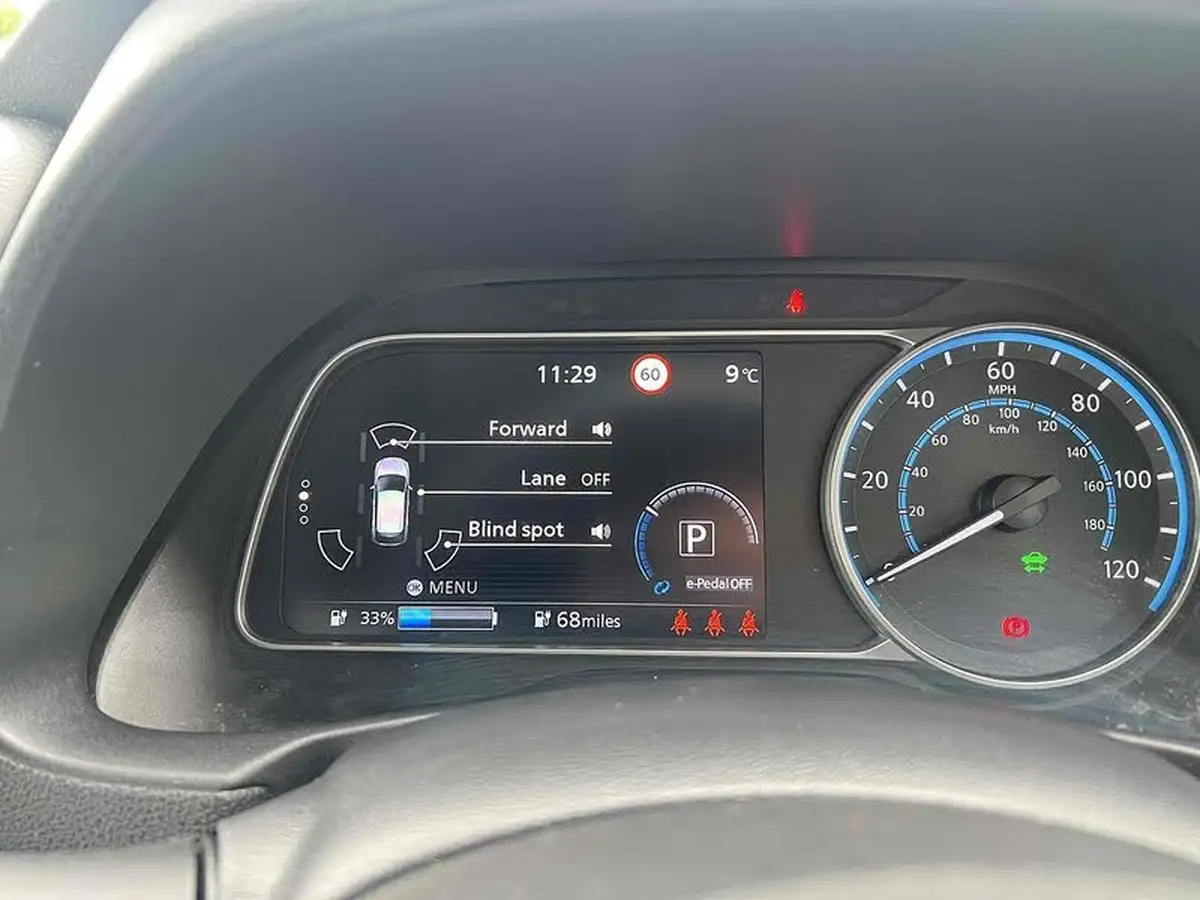 2022-nissan-leaf-e-e-tekna-big-46