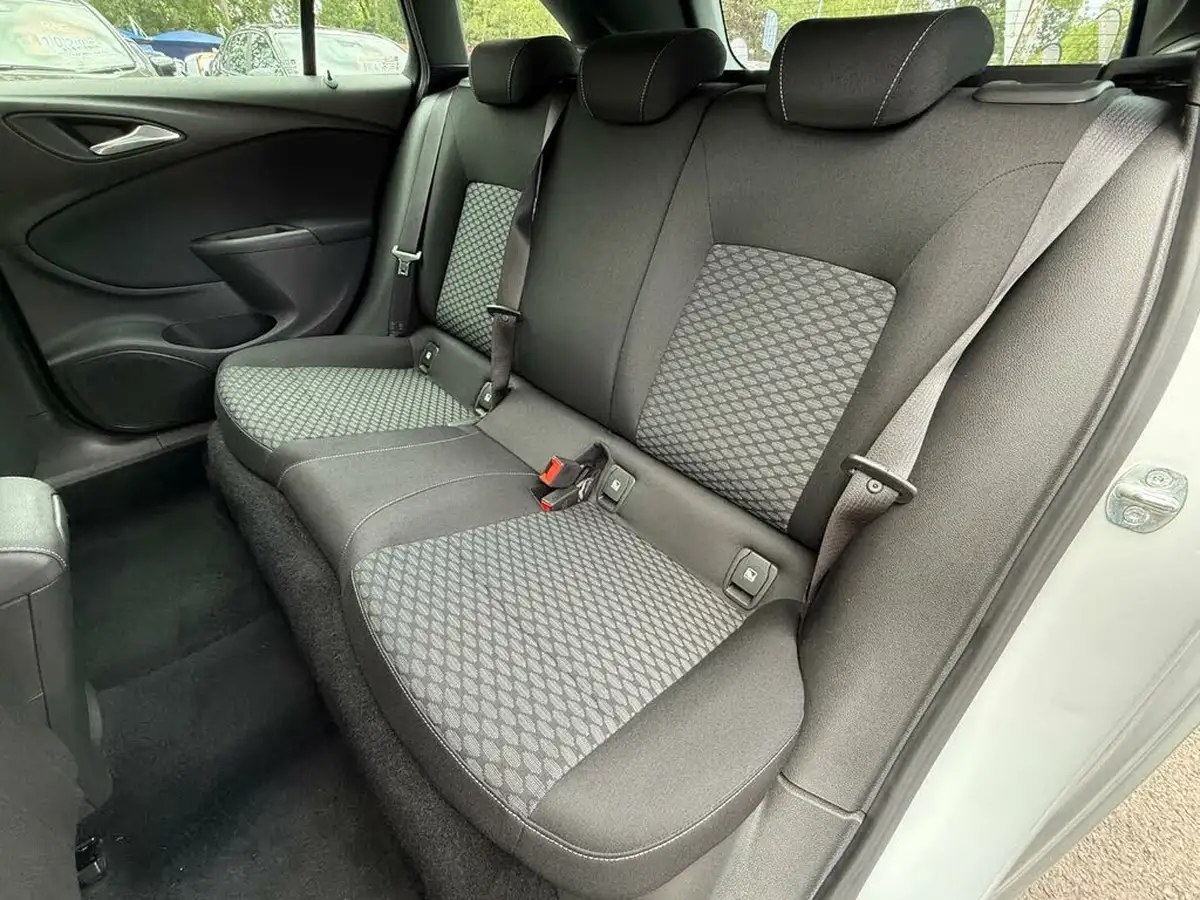 2021-vauxhall-astra-12-turbo-business-edition-nav-130ps-estate-big-39