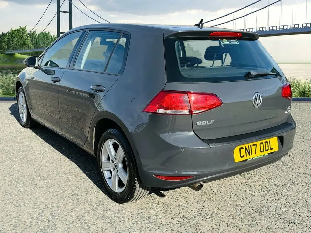 2017-volkswagen-golf-16tdi-match-edition-hatchback-5d-big-5