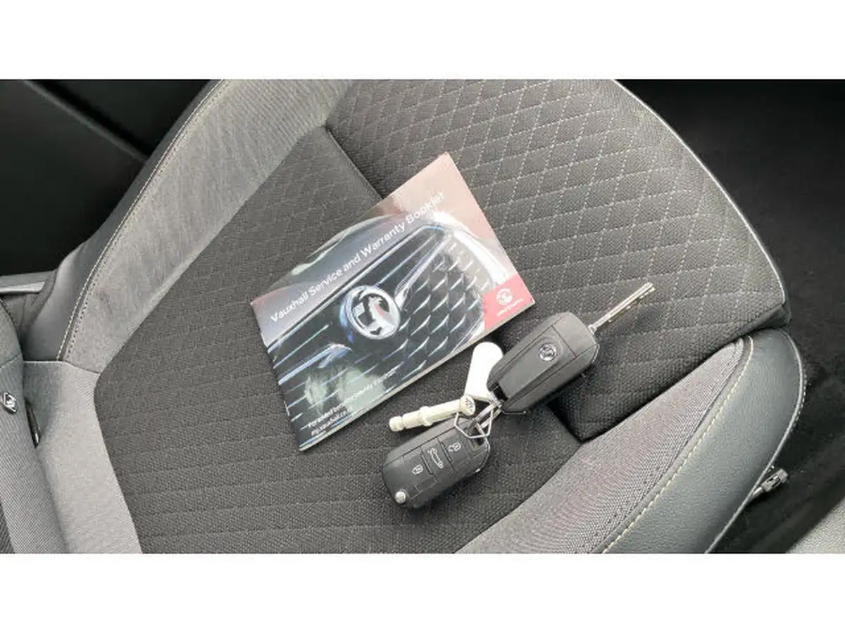 2019-vauxhall-grandland-x-12-sport-nav-big-18
