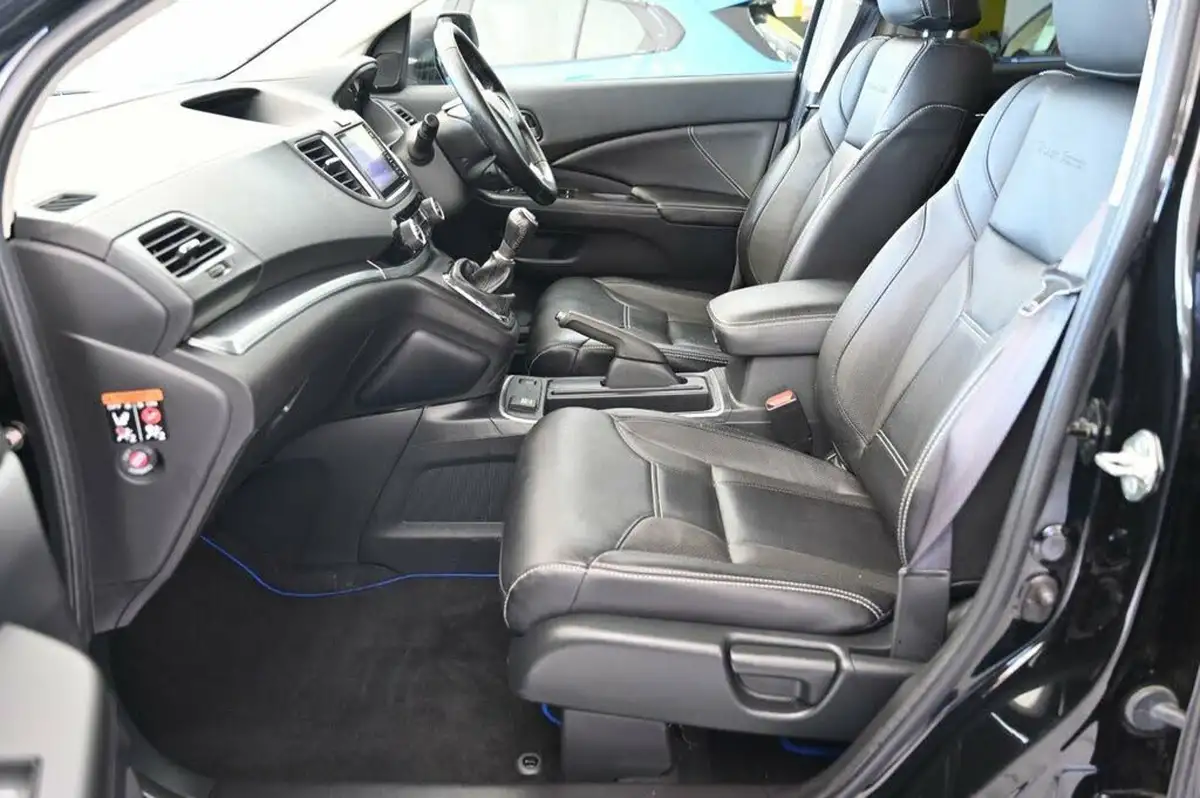 2017-honda-cr-v-16i-dtec-black-edition-big-15