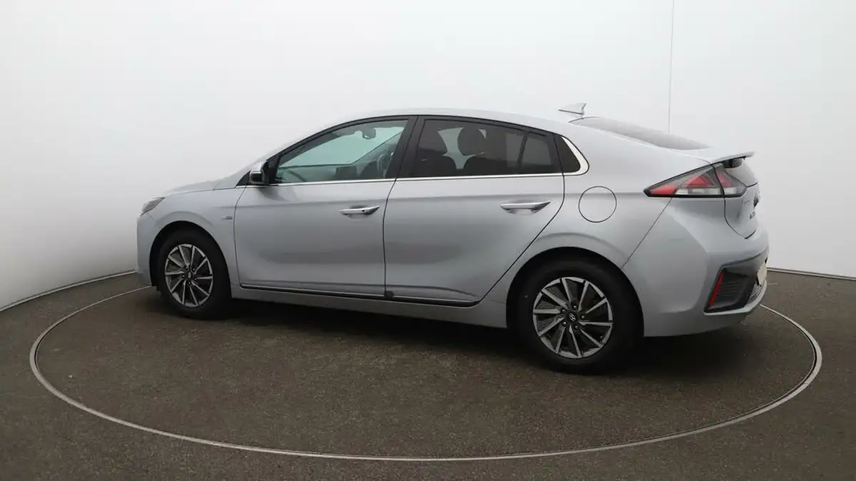 2020-hyundai-ioniq-e-premium-se-electric-100kw-big-48