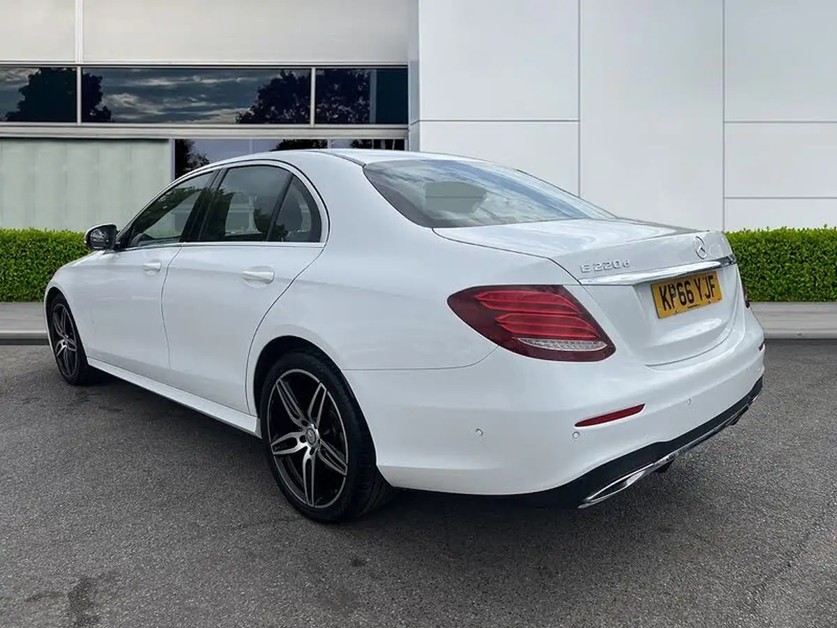 2016-mercedes-benz-e-class-20d-e220d-amg-line-ss-saloon-4d-big-3