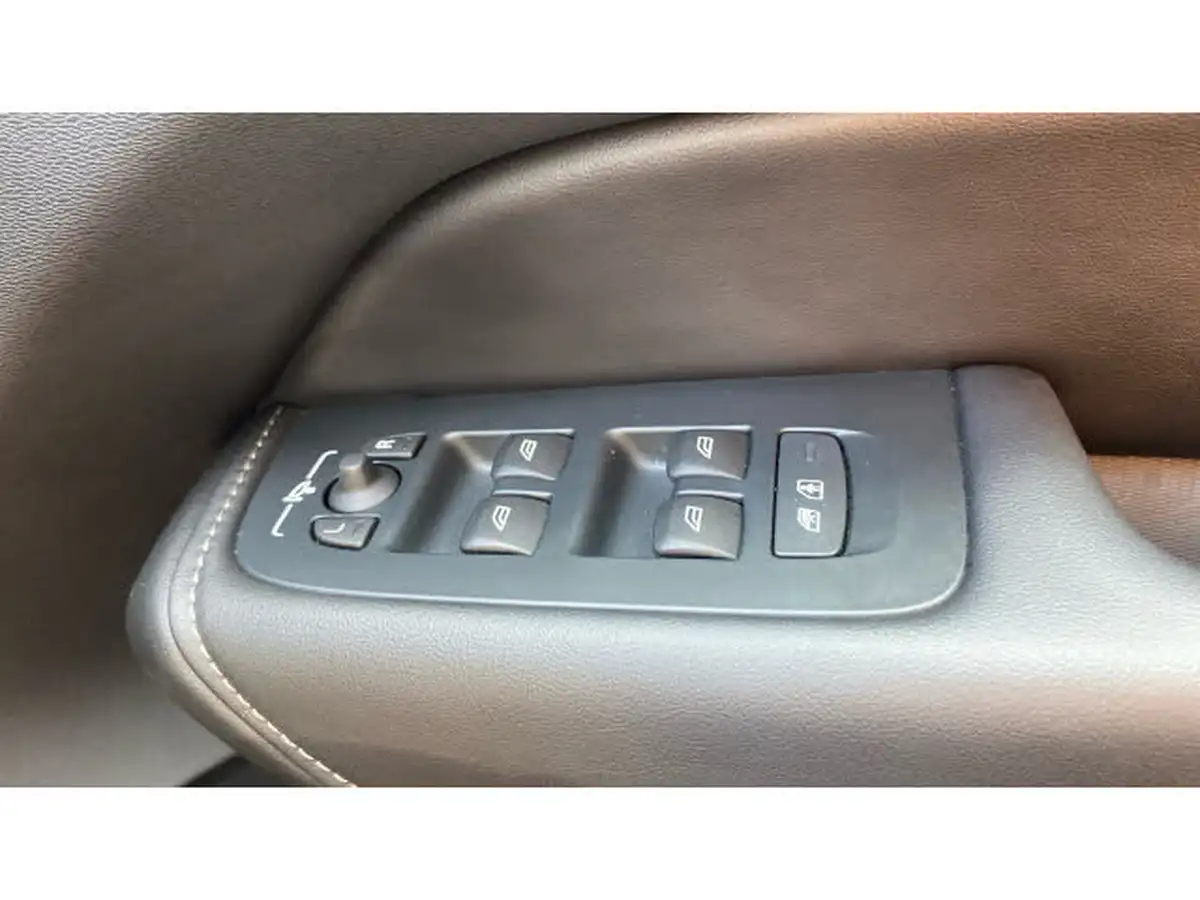 2024-volvo-xc60-20-b5-ultimate-big-25