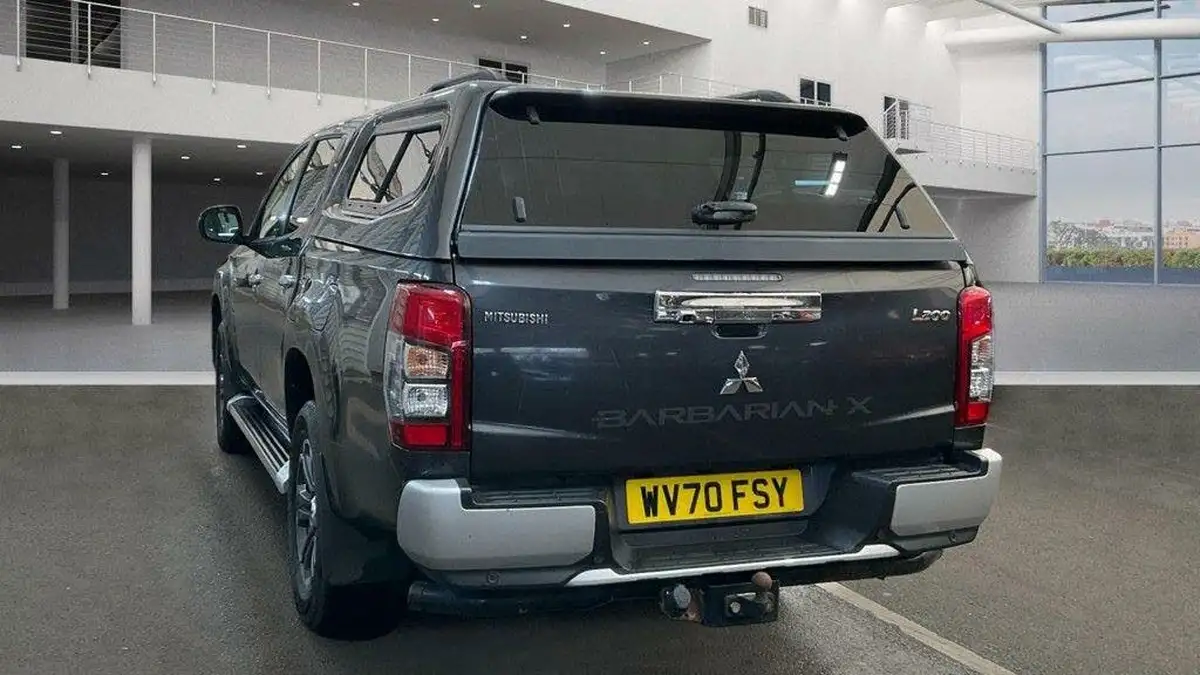 2020-mitsubishi-l200-22di-d-barbarian-x-big-6